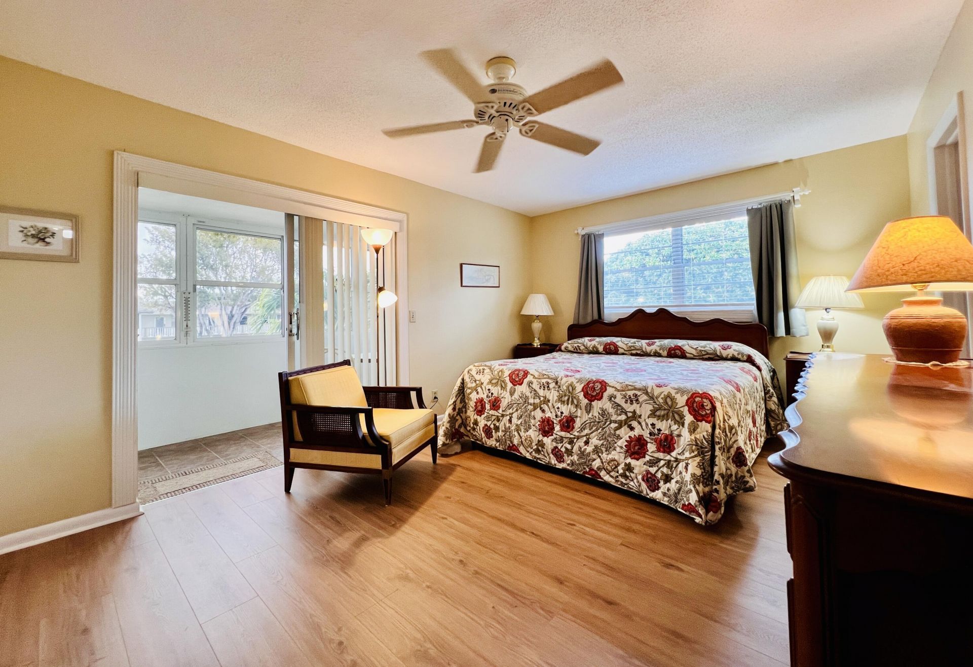 40 Dorchester B, West Palm Beach, FL 33417 Photo