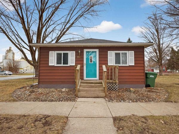 320 NW 6th Avenue, Waverly, IA 50677