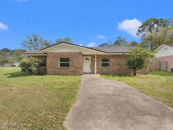 5570 REDPOLL Avenue, Jacksonville, FL 32219