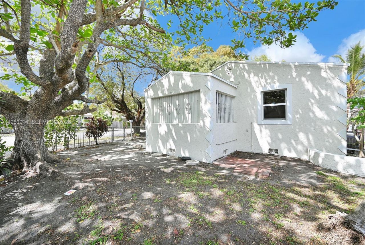 299 NW 43rd, Unit St, Miami, FL 33127 Photo