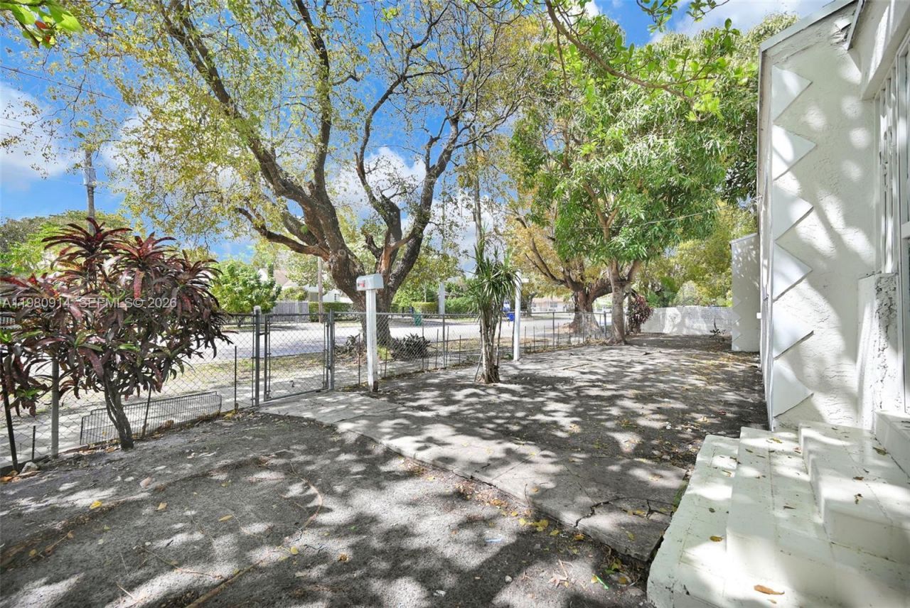 299 NW 43rd, Unit St, Miami, FL 33127 Photo