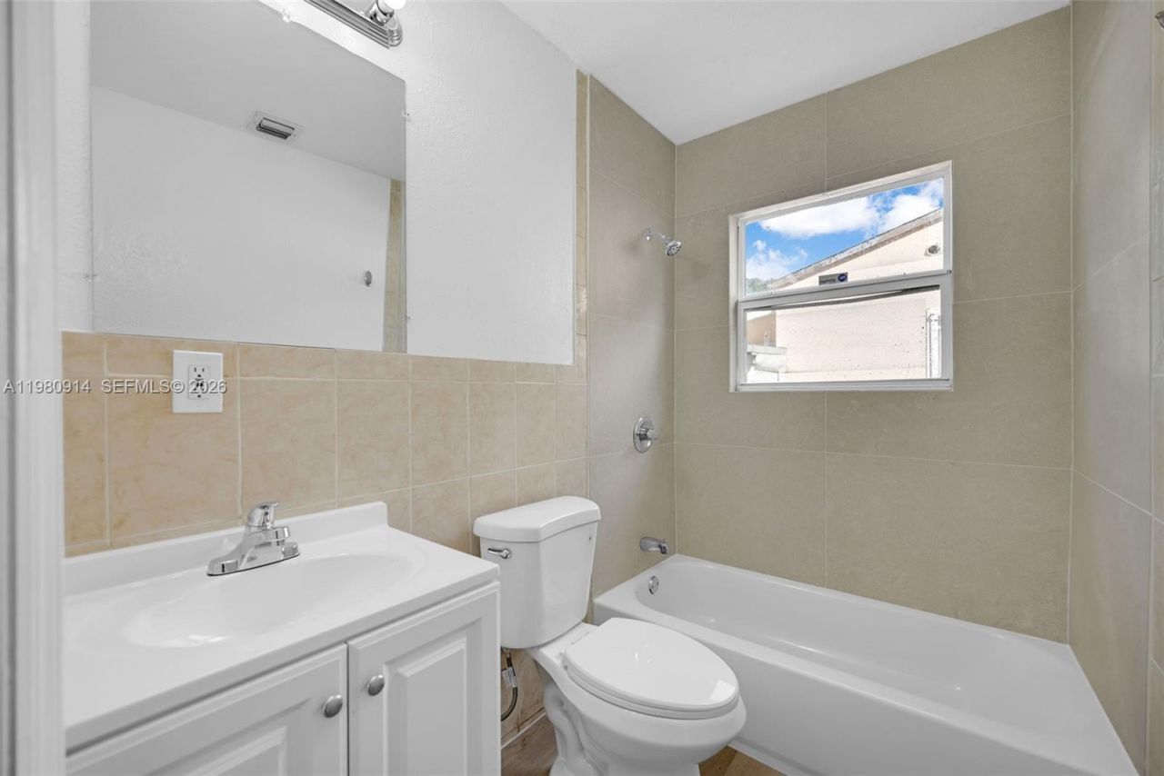 299 NW 43rd, Unit St, Miami, FL 33127 Photo