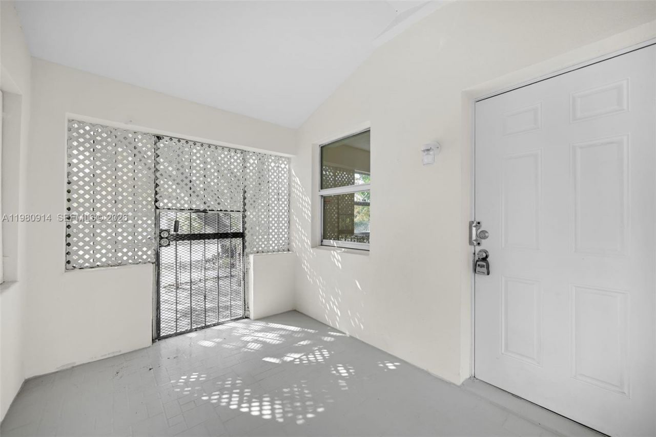 299 NW 43rd, Unit St, Miami, FL 33127 Photo