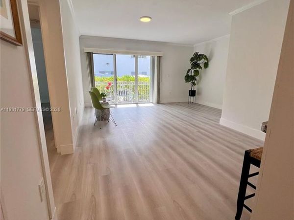 290 Sunrise Dr , Unit 1-H, Key Biscayne, FL 33149