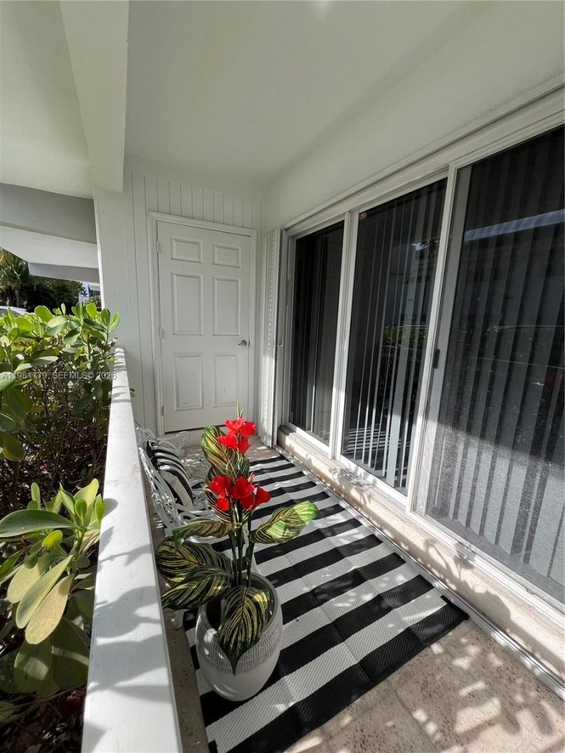 290 Sunrise Dr, Unit 1-H, Key Biscayne, FL 33149 Photo