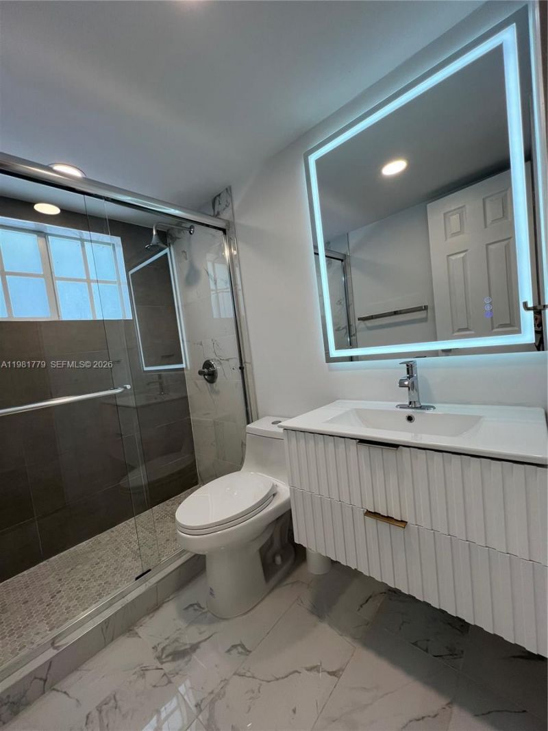 290 Sunrise Dr, Unit 1-H, Key Biscayne, FL 33149 Photo