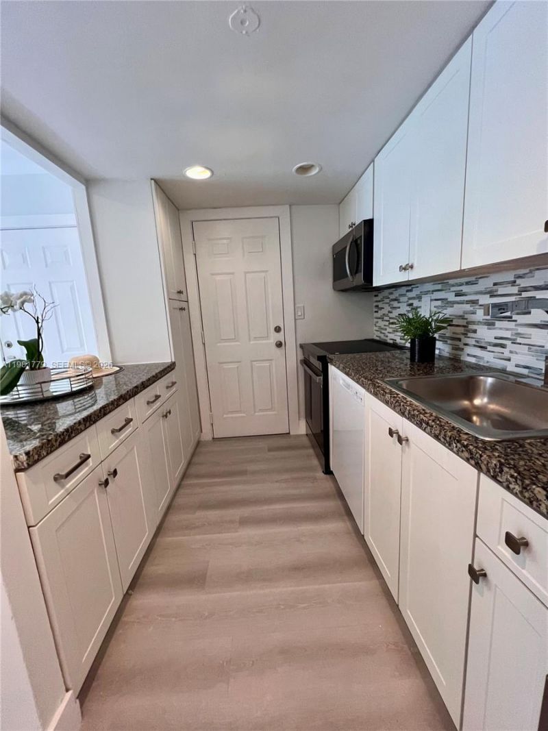 290 Sunrise Dr, Unit 1-H, Key Biscayne, FL 33149 Photo