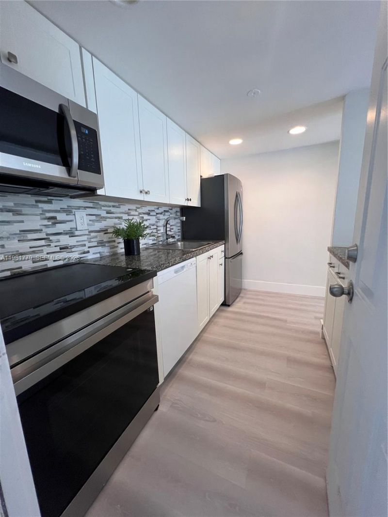 290 Sunrise Dr, Unit 1-H, Key Biscayne, FL 33149 Photo