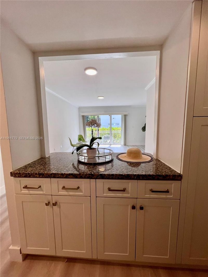 290 Sunrise Dr , Unit 1-H, Key Biscayne, FL 33149 Photo