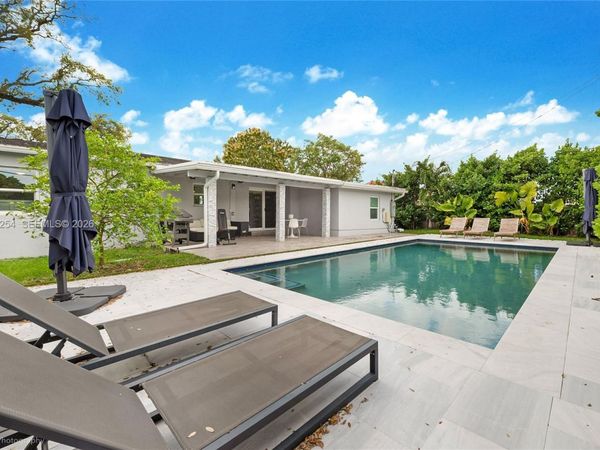 7235 SW 39th St, Miami, FL 33155