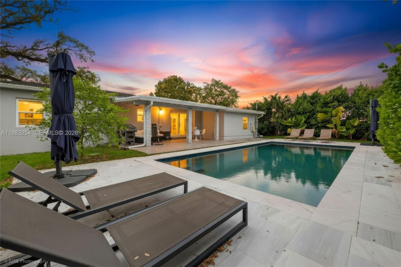 7235 SW 39th St, Miami, FL 33155 Photo