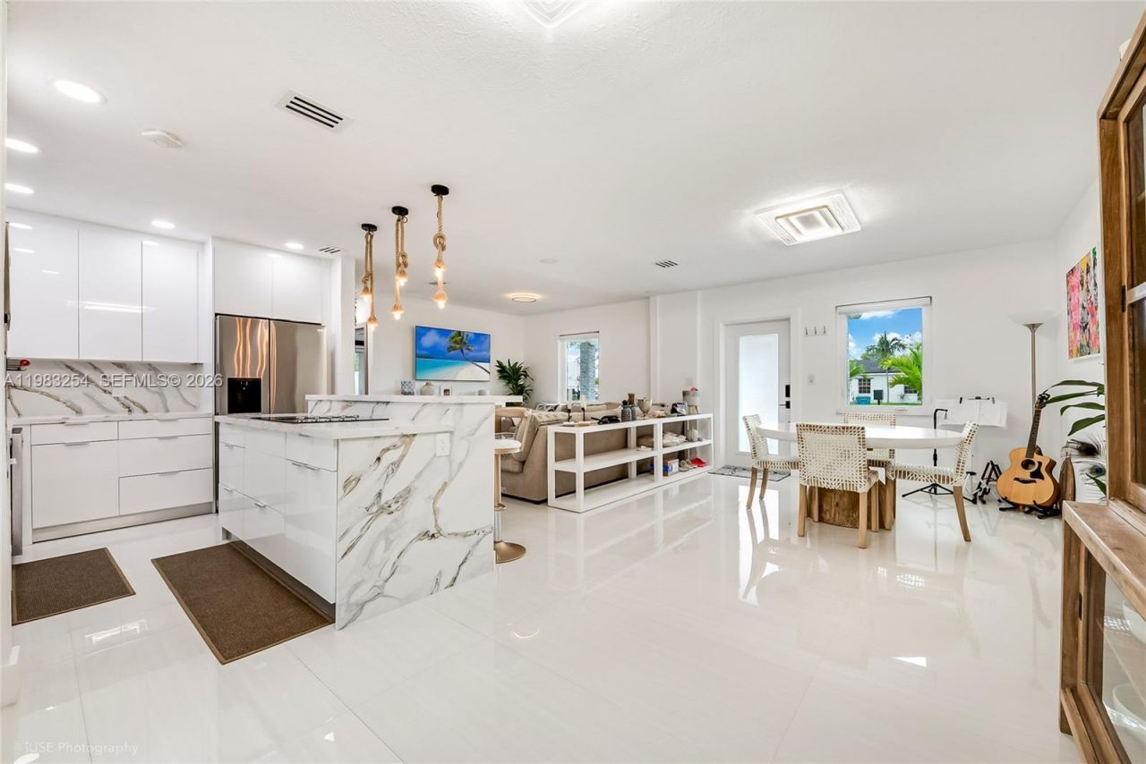 7235 SW 39th St, Miami, FL 33155 Photo