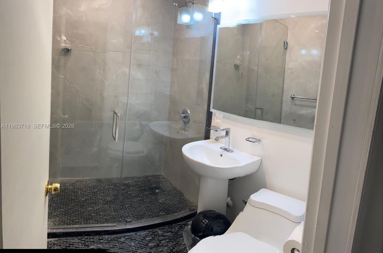 3670 SW 12th St , Miami, FL 33135 Photo