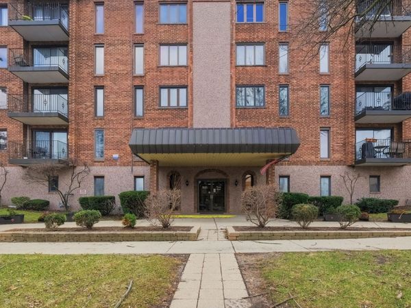 1551 Ashland Avenue, Unit 306, Des Plaines, IL 60016