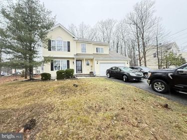1152 DORSET DRIVE, BUSHKILL, PA 18324