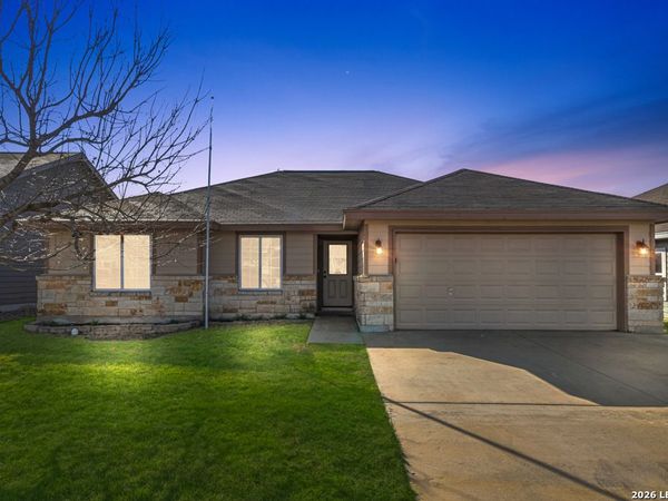 135 Lost Maples, Marion, TX 78124