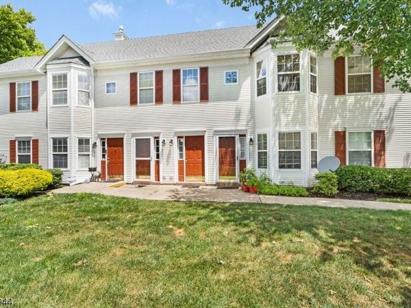 77 Williamson Ct, Bridgewater, NJ 08807