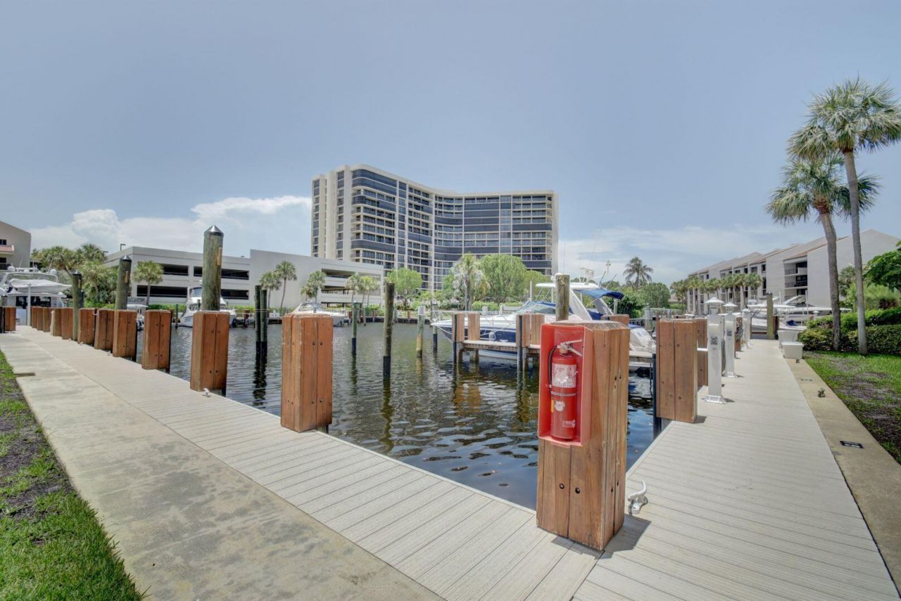 4748 S Ocean Boulevard, Unit 203, Highland Beach, FL 33487 Photo