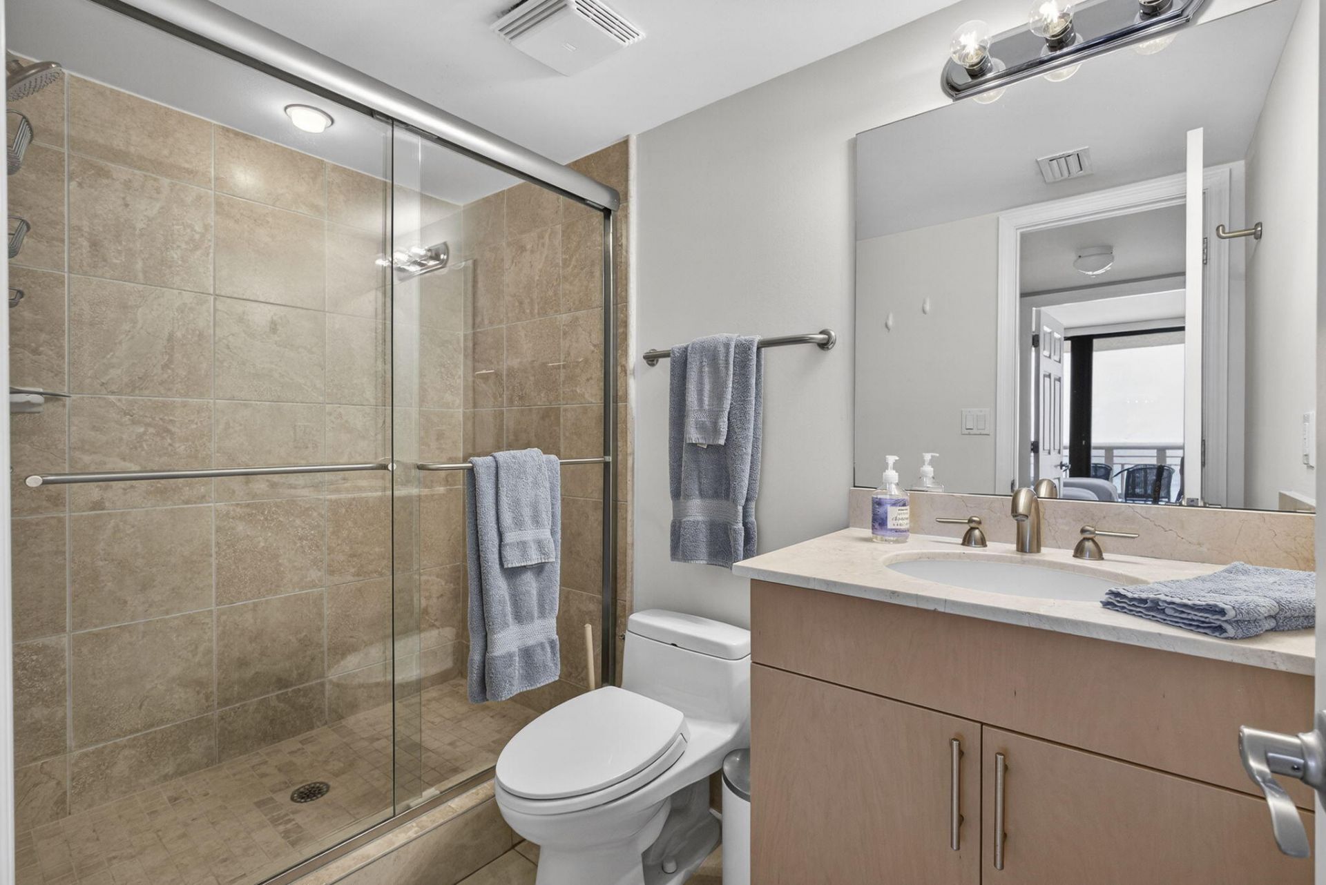 3000 N Ocean Drive, Riviera Beach, FL 33404 Photo