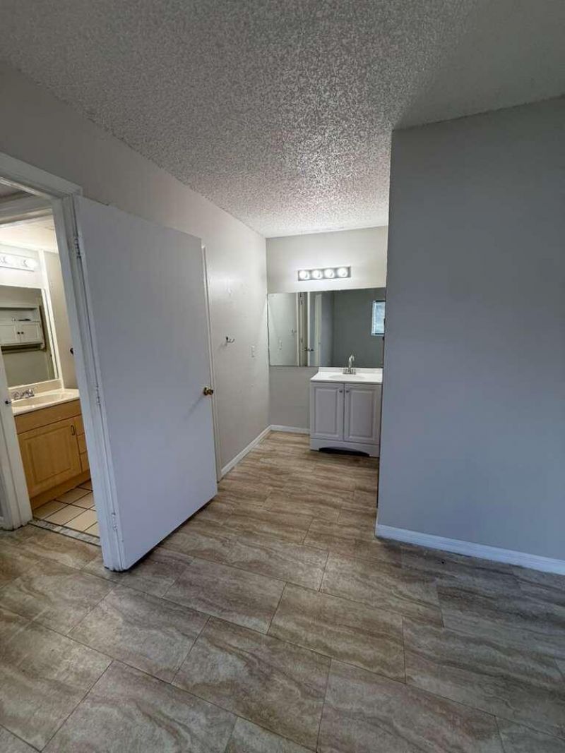 3610 N 56th Avenue, Unit 205, Hollywood, FL 33021 Photo