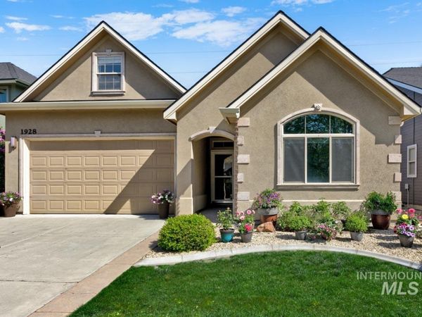 1928 E Mountain Man Dr, Meridian, ID 83646