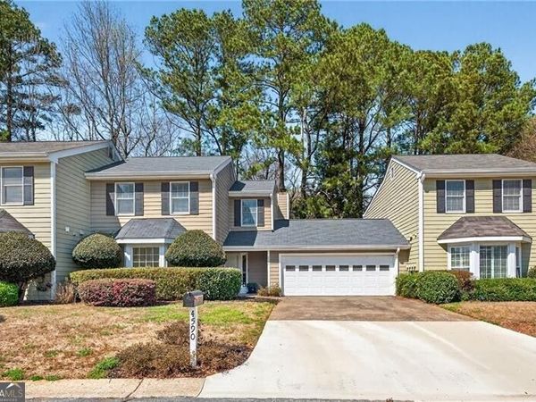 4590 VILLAGE OAKS Circle, Dunwoody, GA 30338