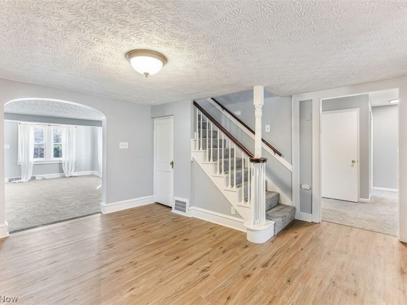 85 Maple Drive, Hudson, OH 44236 Photo 2