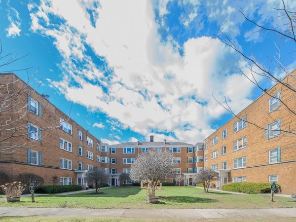524 Michigan Avenue, Unit 1S, Evanston, IL 60202