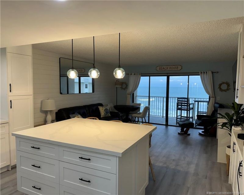 429 NE Tradewind Lane, Unit 405, Stuart, FL 34996 Photo