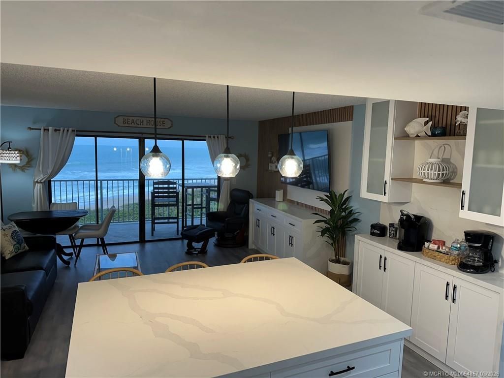 429 NE Tradewind Lane, Unit 405, Stuart, FL 34996 Photo