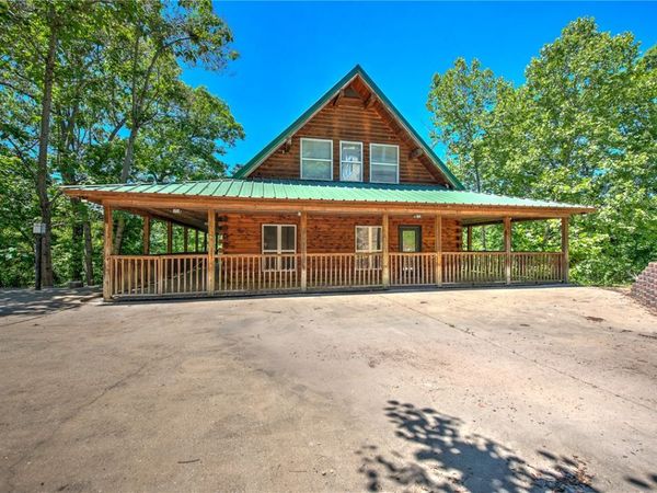 8379 Chestnut Drive, Rogers, AR 72756
