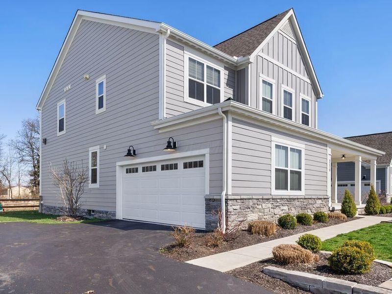 9218 Pickens Drive, Blacklick, OH 43004 Photo 2