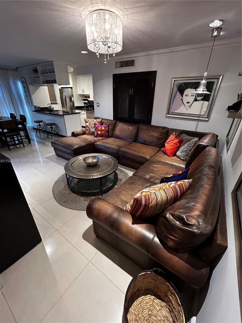 201 178th Dr, Unit 434, Sunny Isles Beach, FL 33160 Photo