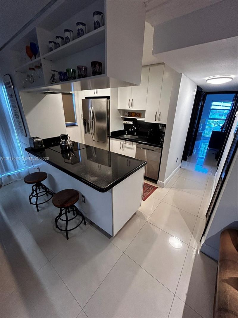 201 178th Dr, Unit 434, Sunny Isles Beach, FL 33160 Photo