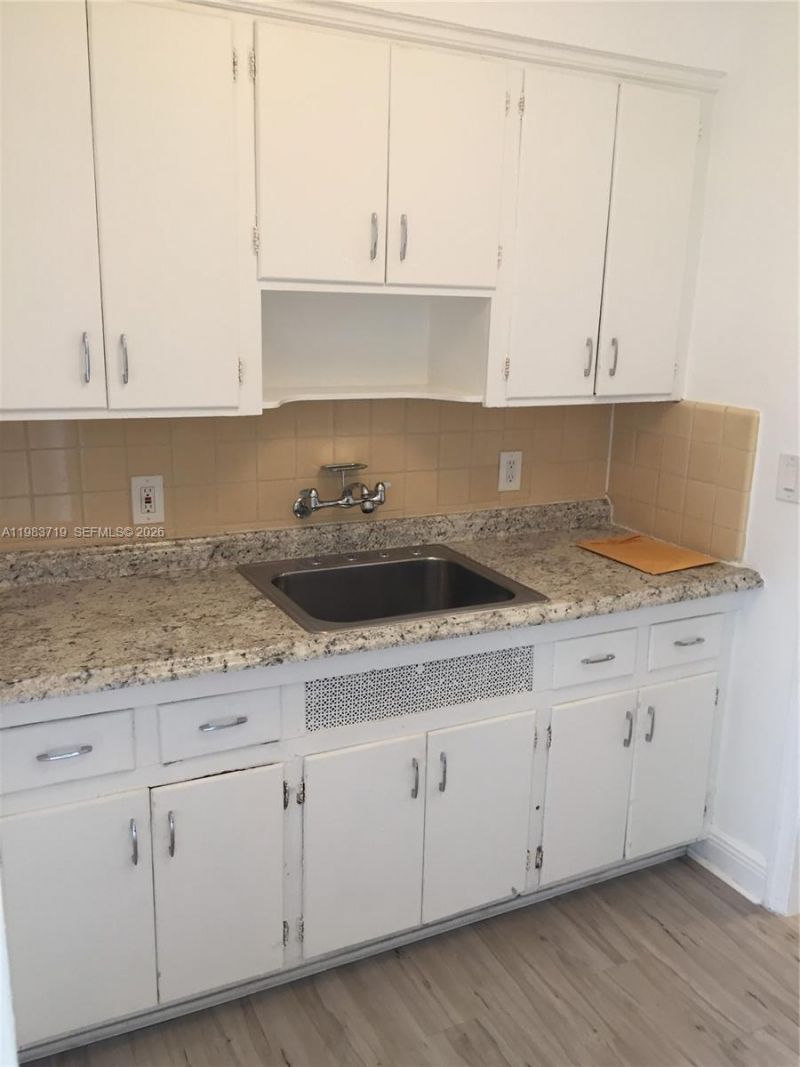 535 74, Unit 7, Miami Beach, FL 33141 Photo