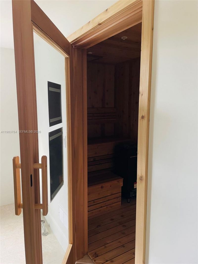 2829 Indian Creek Dr, Unit 603, Miami Beach, FL 33140 Photo