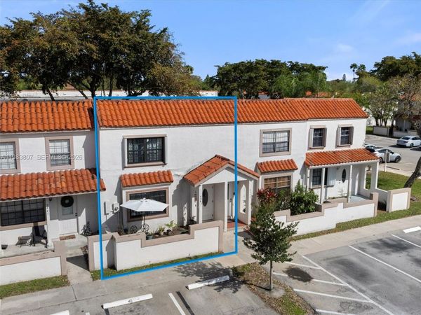 9445 NW 42nd St, Sunrise, FL 33351