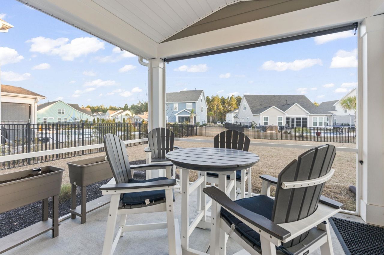 995 Desert Wheatgrass Dr. Photo 43