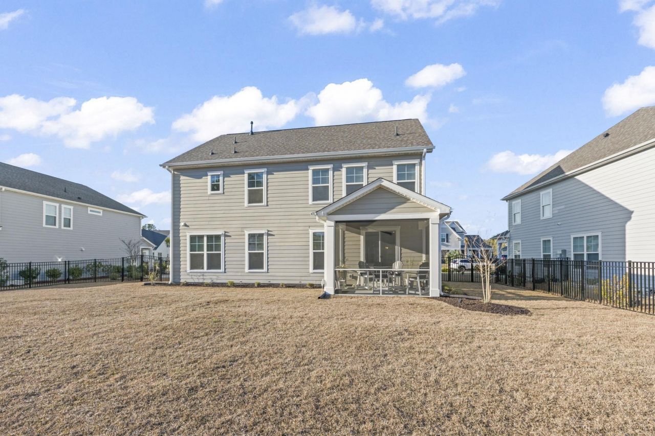 995 Desert Wheatgrass Dr. Photo 9