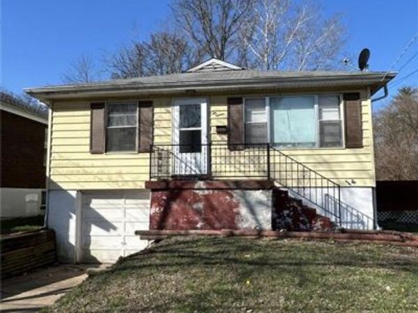 615 Tesmore Place, St Louis, MO 63135