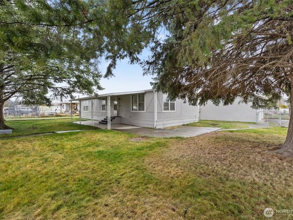8780 NE Lybbert Drive, Moses Lake, WA 98837