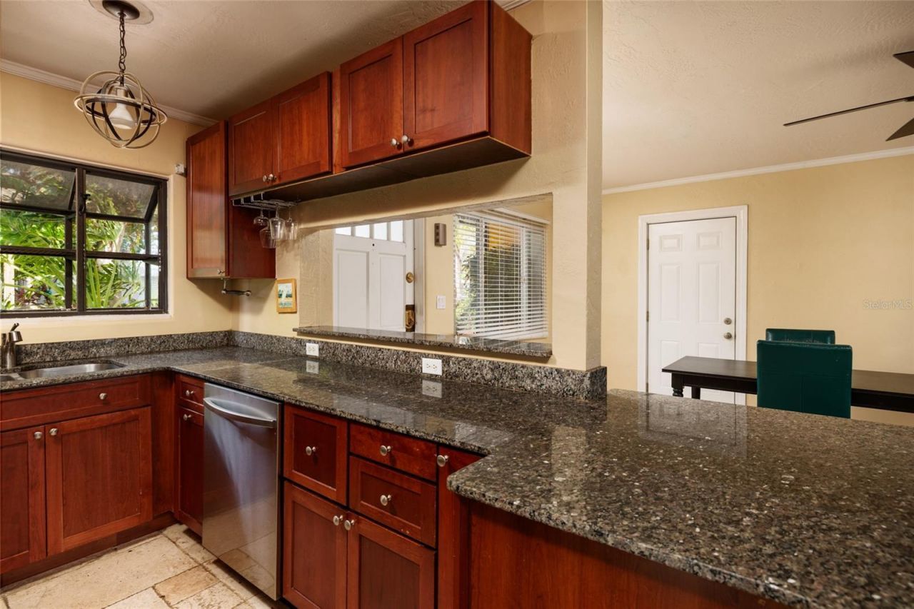 9665 2nd Street N, Saint Petersburg, FL 33702 Photo