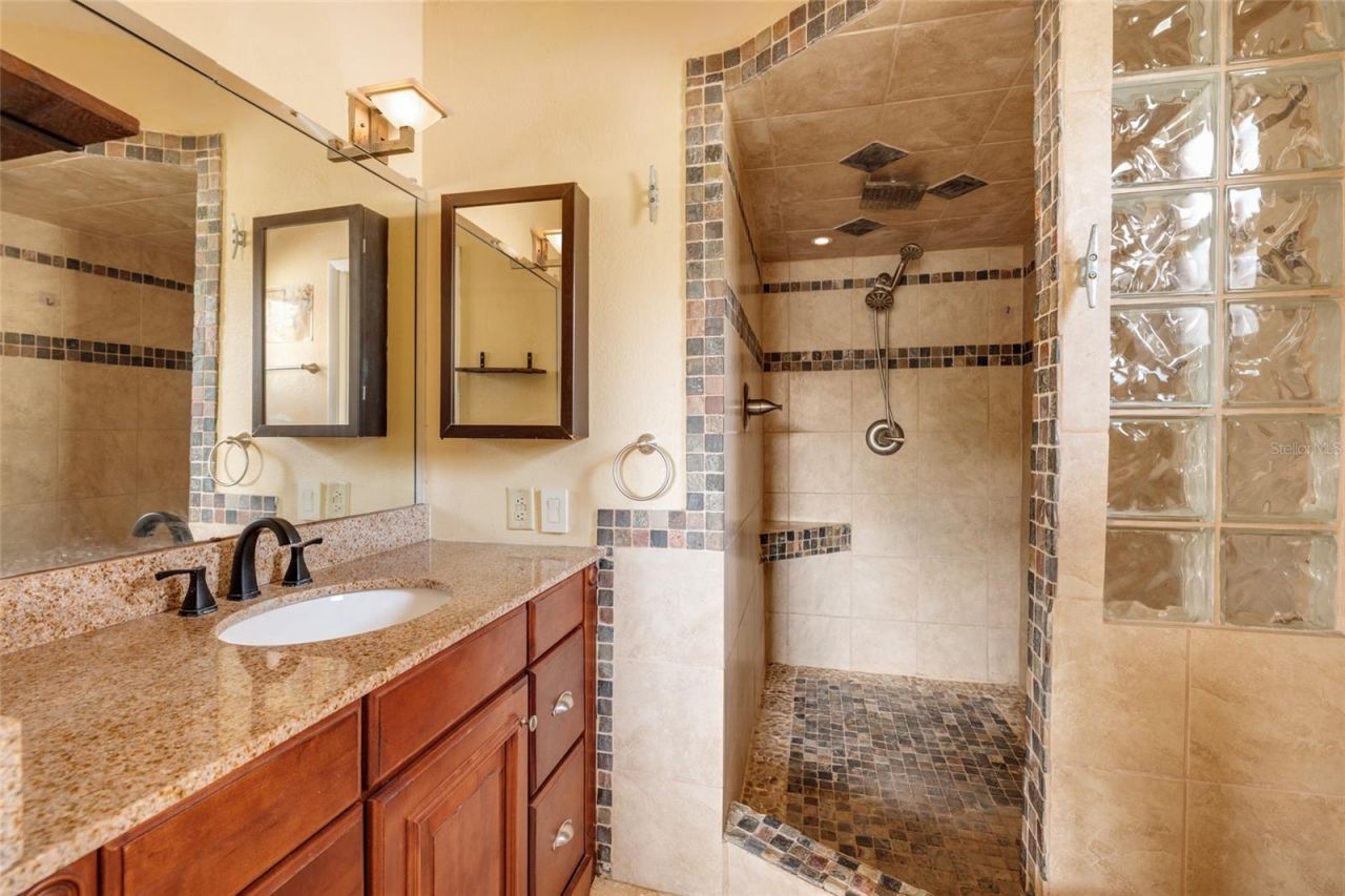 9665 2nd Street N, Saint Petersburg, FL 33702 Photo