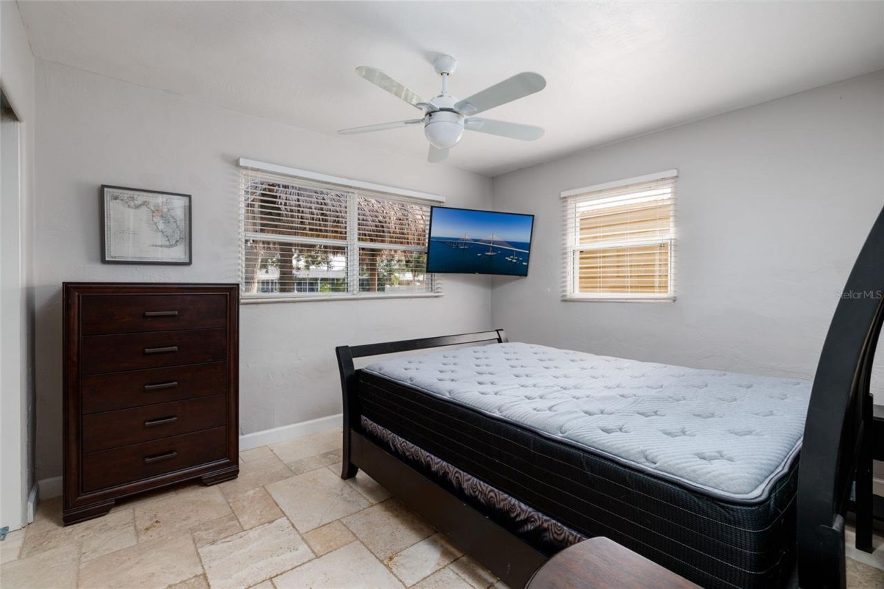 9665 2nd Street N, Saint Petersburg, FL 33702 Photo