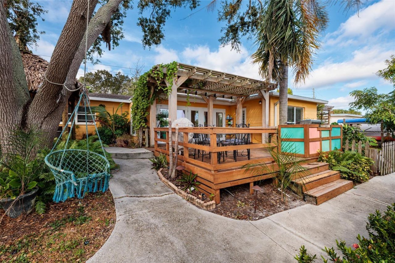 9665 2nd Street N, Saint Petersburg, FL 33702 Photo