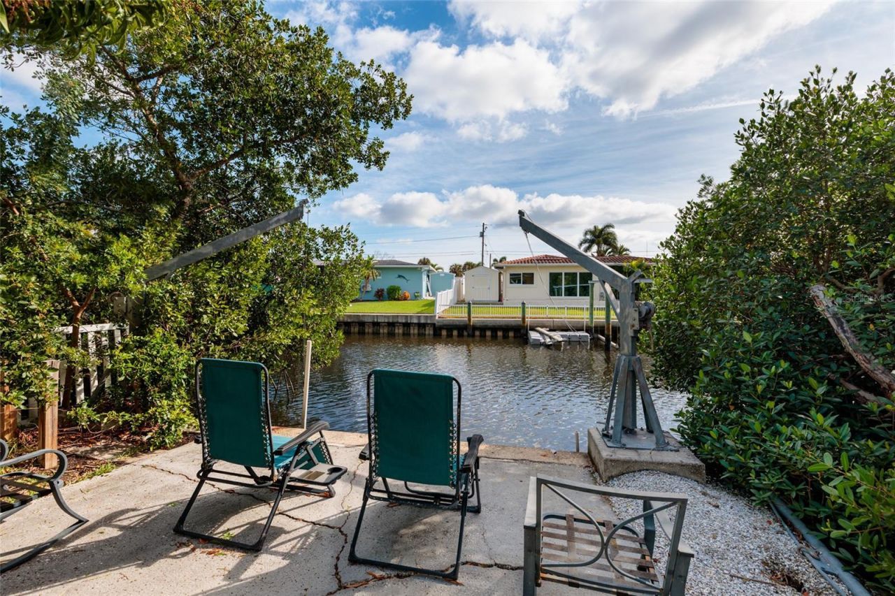 9665 2nd Street N, Saint Petersburg, FL 33702 Photo