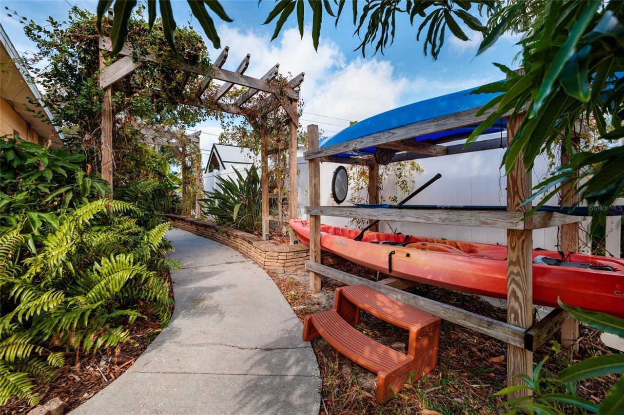 9665 2nd Street N, Saint Petersburg, FL 33702 Photo