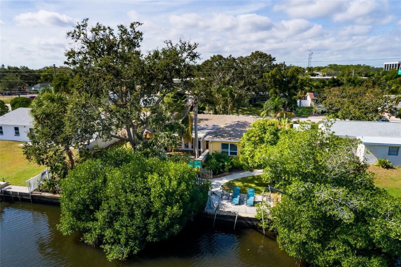 9665 2nd Street N, Saint Petersburg, FL 33702 Photo