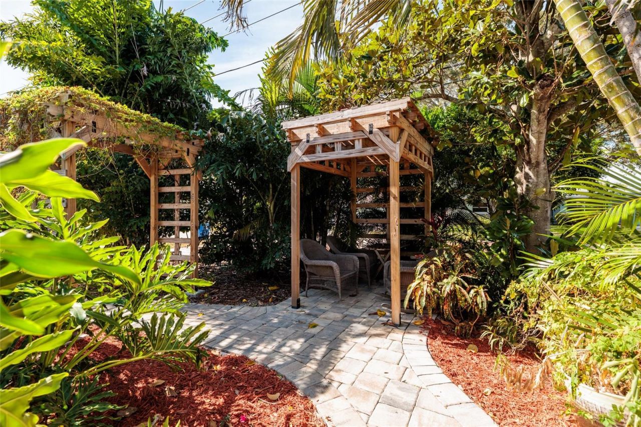 9665 2nd Street N, Saint Petersburg, FL 33702 Photo