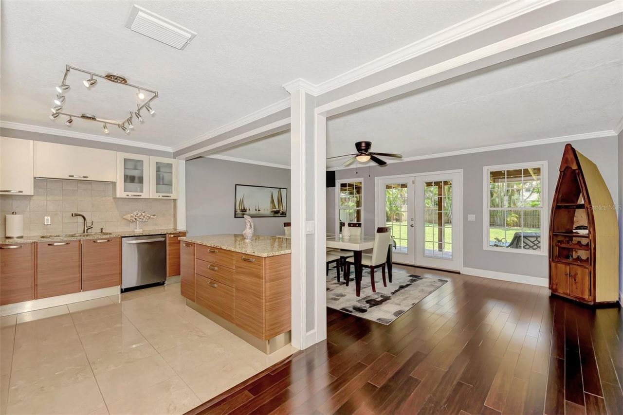 1894 Loma Linda Street, Sarasota, FL 34239 Photo